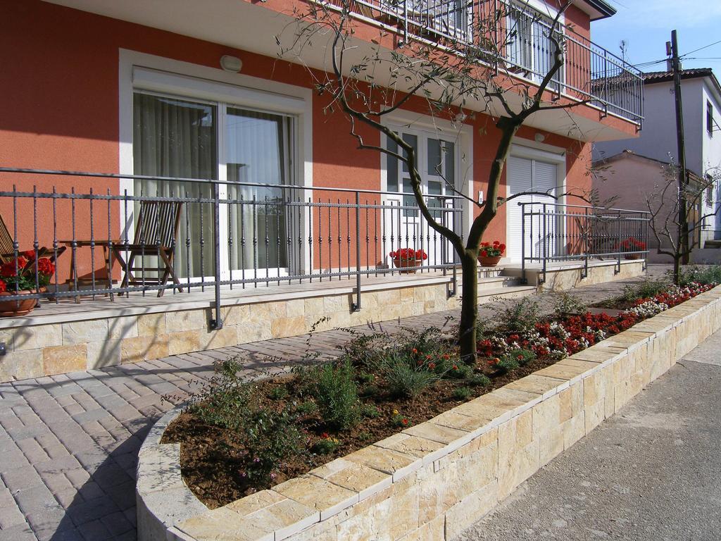 Apartments Nina Умаг Экстерьер фото