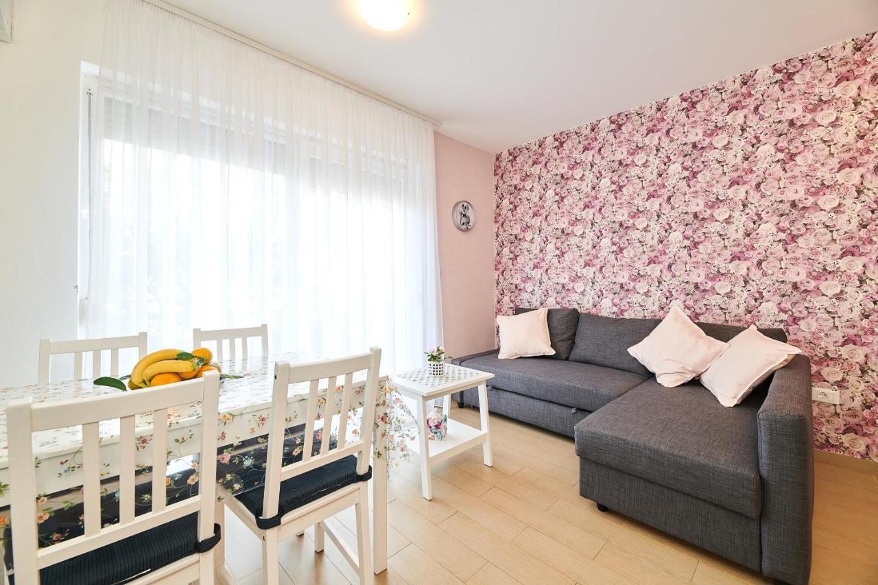 Apartments Nina Умаг Экстерьер фото