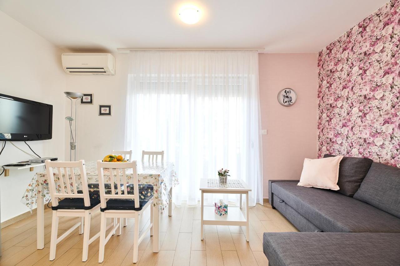 Apartments Nina Умаг Экстерьер фото